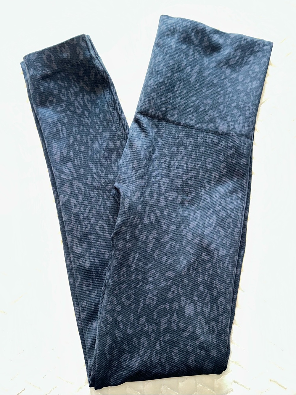 SPANX Look At Me Now Leggings Tights High-Rise
Black Leopard Print Size Medium